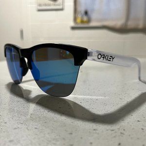 Oakley Frogskins Lite